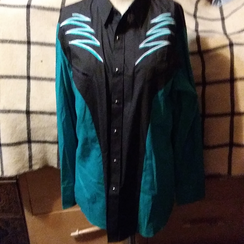 New Vintage Eli Diamond cattle shirt..cotton/ polyester